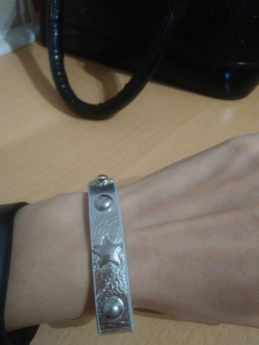 Сребриста гривна