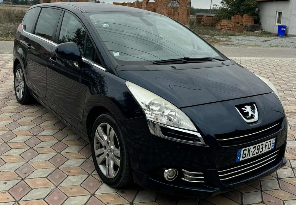 Vând. Peugeot. 5008. 1.6.112. Cp.  Benzină + gaz. 7 locuri. 2011