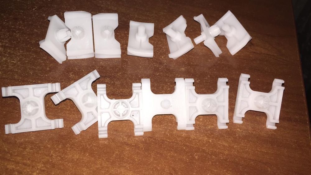 Бмв е32, клипсы молдингов