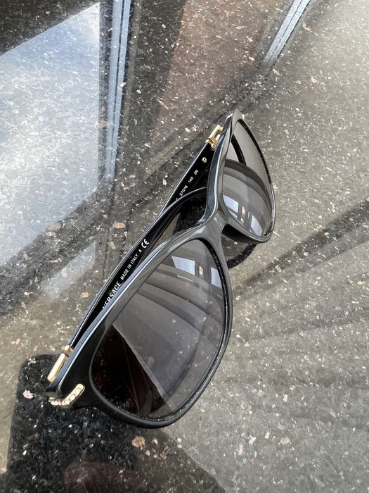 Солнцезащитные очки Versace