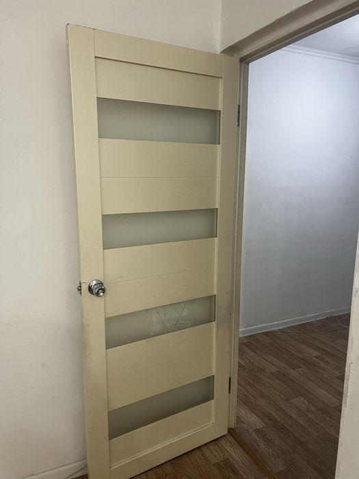 Продам шкаф,двери,холодильник