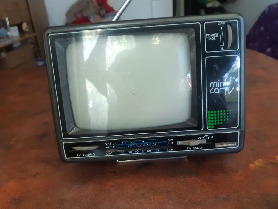 Televizor mini cu radio