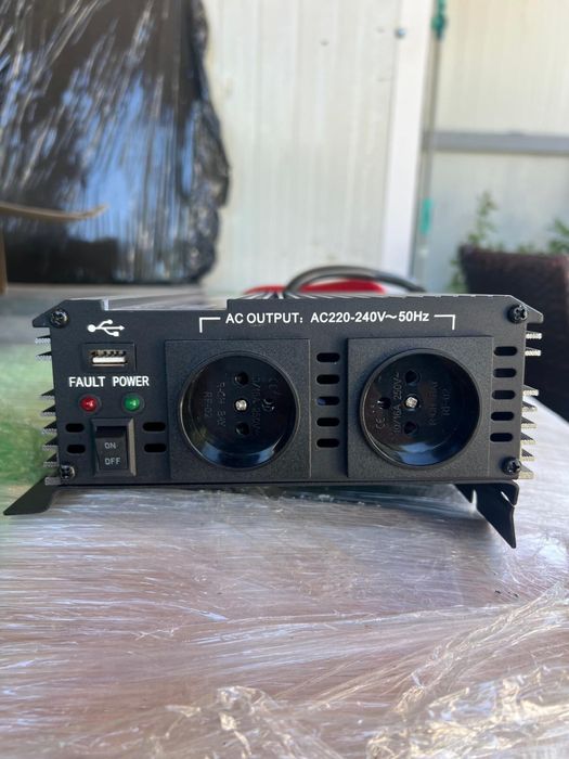 Invertor auto 1600W-12V la 220V