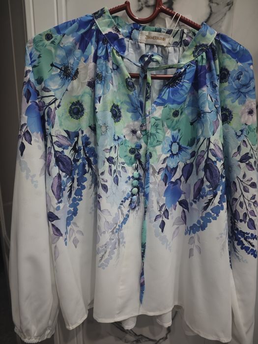 Продам кастюм двойки и тройки