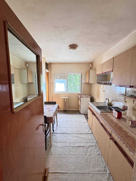 Proprietar. Vând apartament în București, sector 4. Zonă liniștită, bloc civilizat