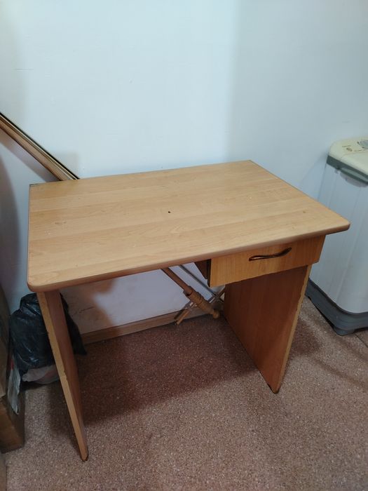 Продам стол в хорошем состоянии