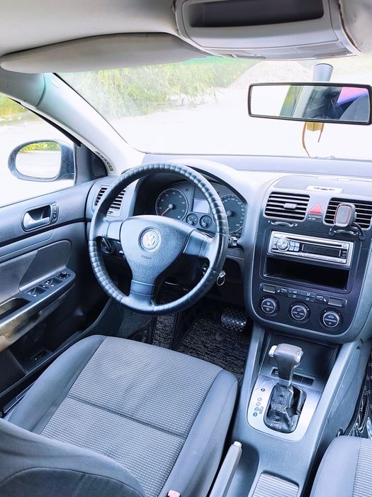 Продам VW JETTA на Автомате.