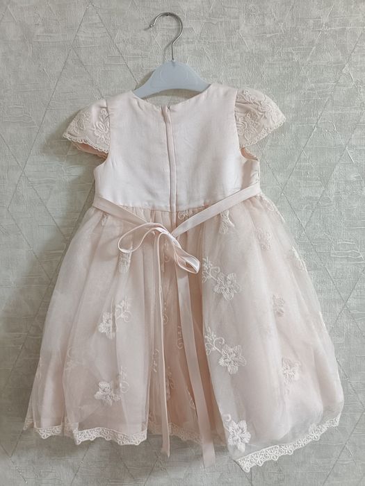 Платья нарядные для девочек 3 штуки