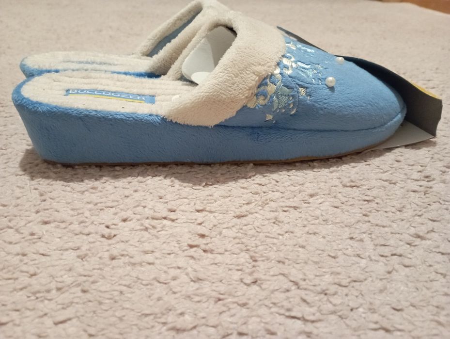 Нови дамски пантофи Bulldozer, номер 39