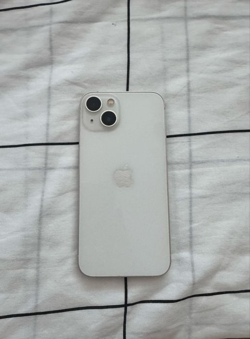 Продавам Iphone 13 128GB