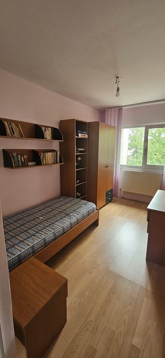 Inchiriez apartament