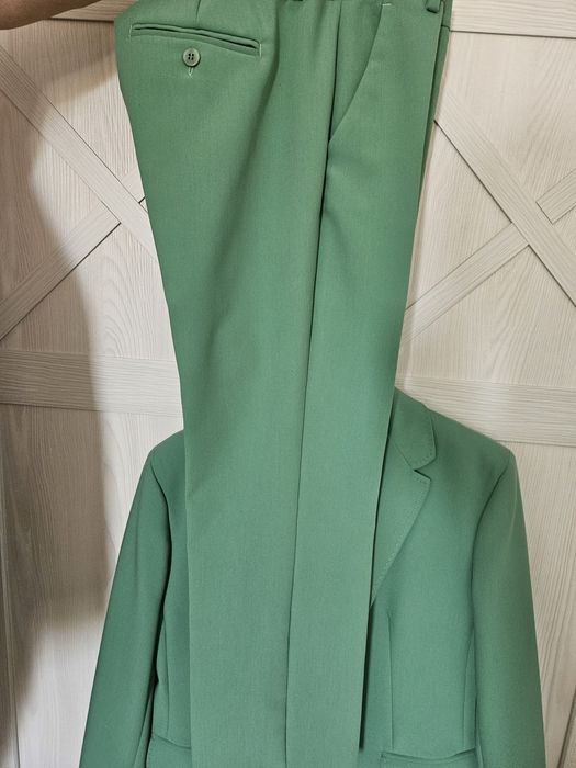 Продам костюм женский