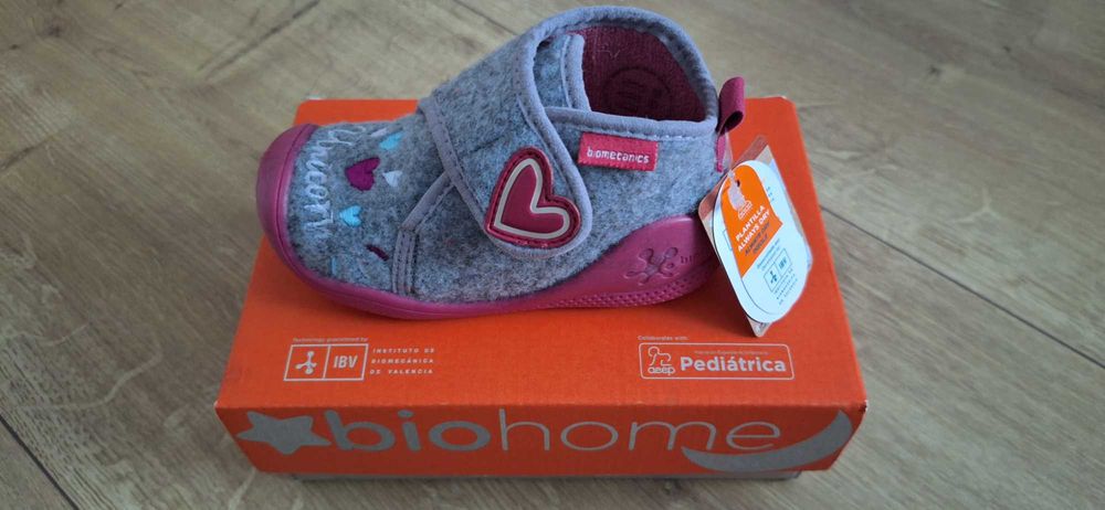 Papuci / pantofi Biomecanics - marimea 22 - noi - Unicorn