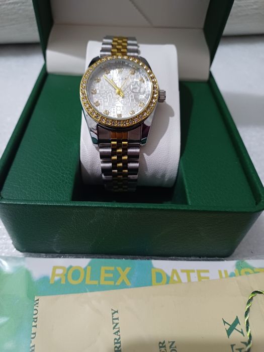 Женские.      часы