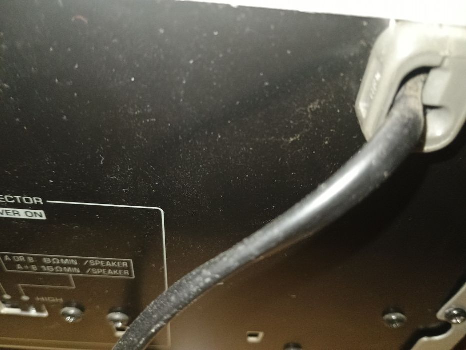 Продавам Yamaha R-S 300