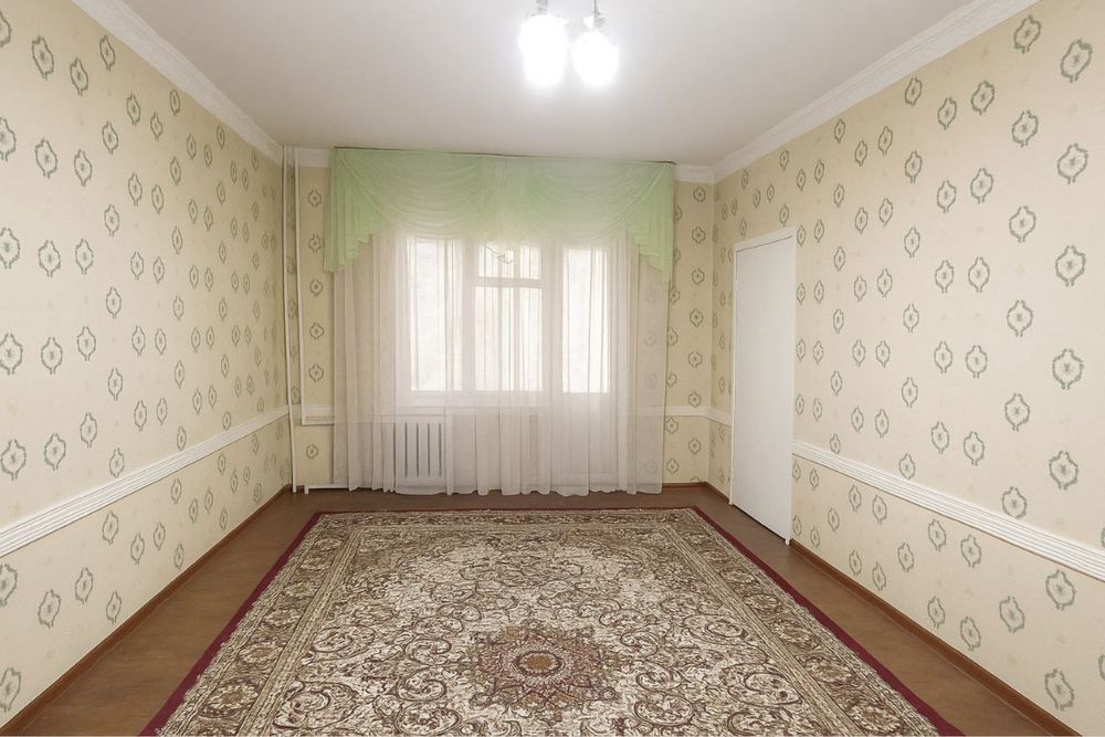 Продается 2х ком квартира. Бывшее общежитие. Массив куйлюк 5