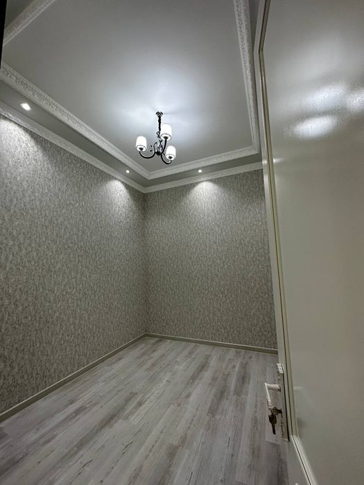 Oltin tepada uy sotiladi