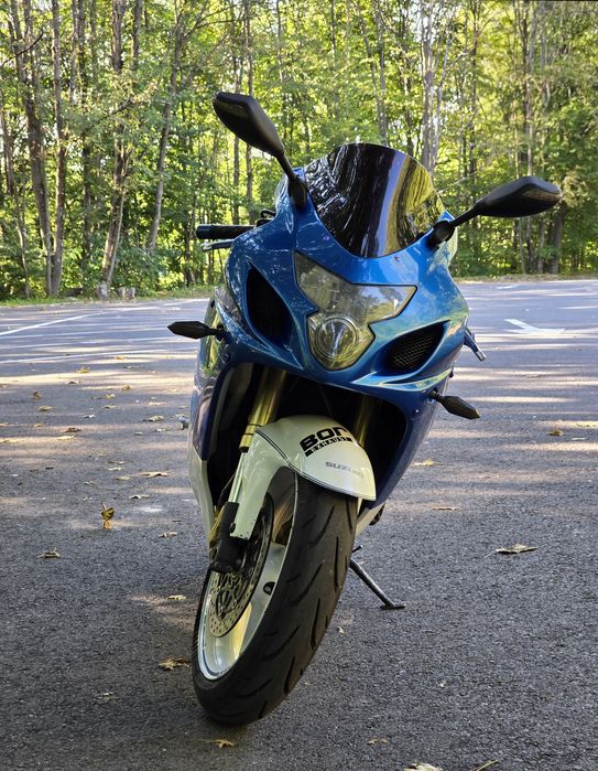 SUZUKI GSX-R 750 ( VALABIL 2 ZILE )