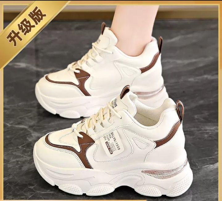 Продаются обувьи.