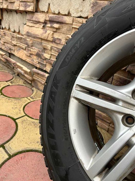 4 бр. зимни гуми Bridgestone 215/70R16 с джанти, цена 400 лв.