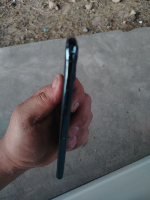 Iphone 11 pro max 64 GB Srochna sotiladi