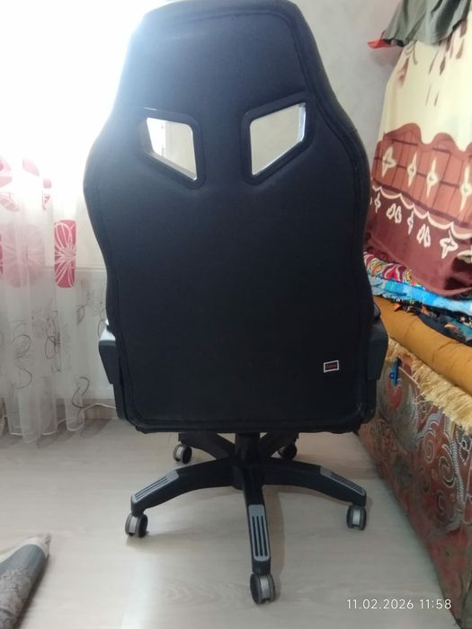 Продам кресло офисный или компьютерный.