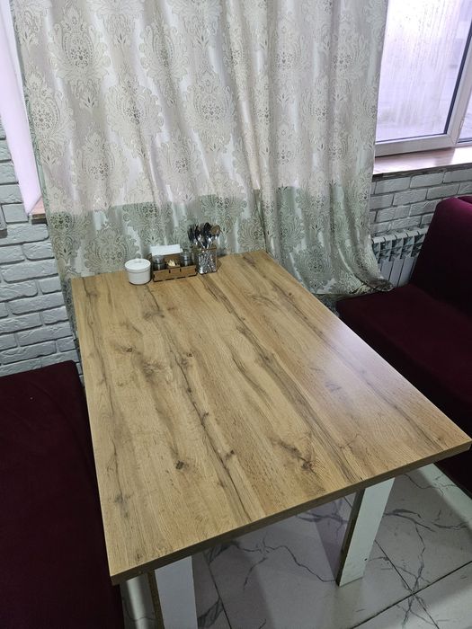 Продаю столы и диваны