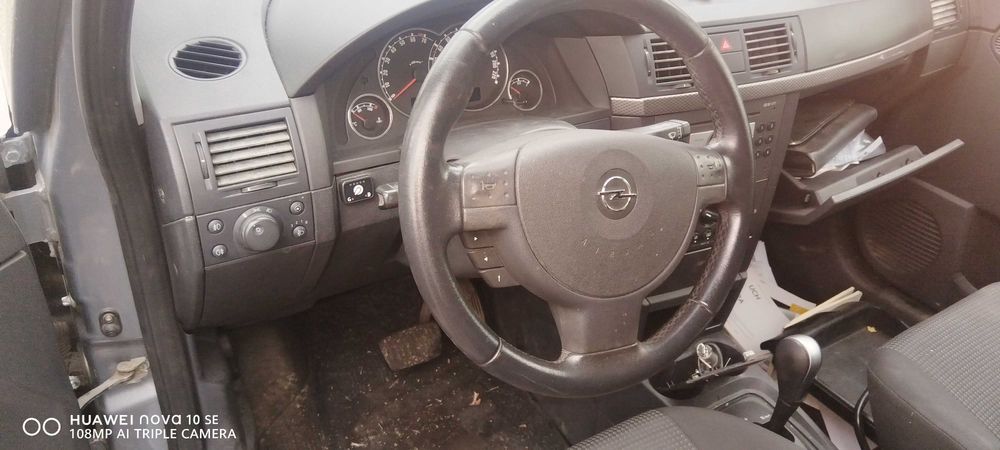 Opel Meriva 1,6i      На Части