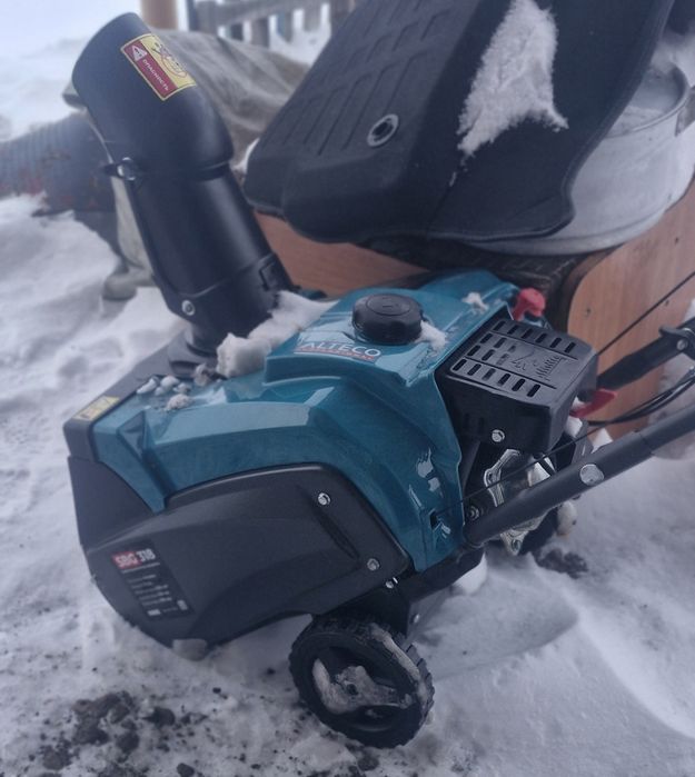 Снегоуборочная машина