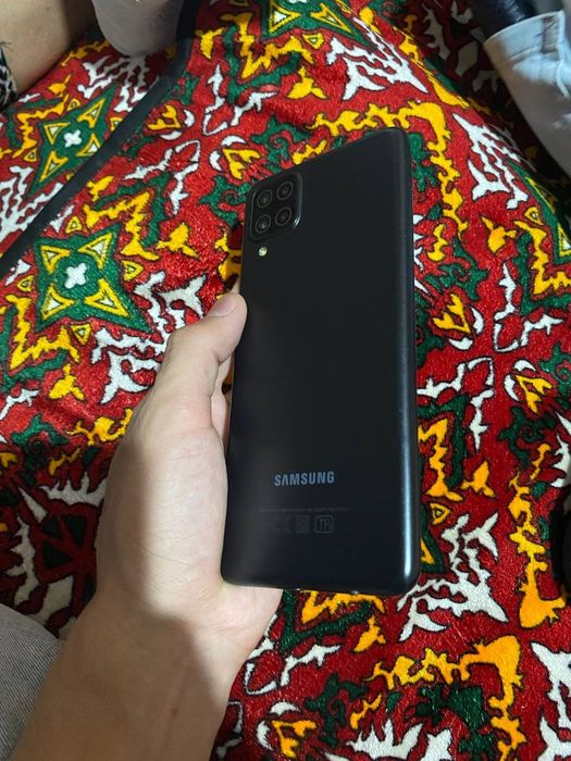 Samsung a12 4/64 gb