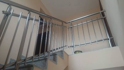 Склад за Алуминиеви парапети-профили и аксесоари