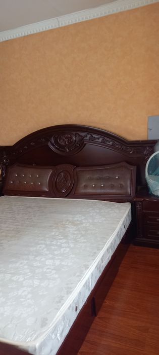 Продам кровать с тумбами в хор.сост.
