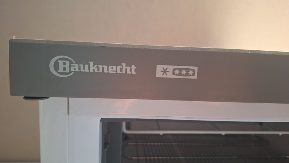Вертикален фризер Bauknecht
