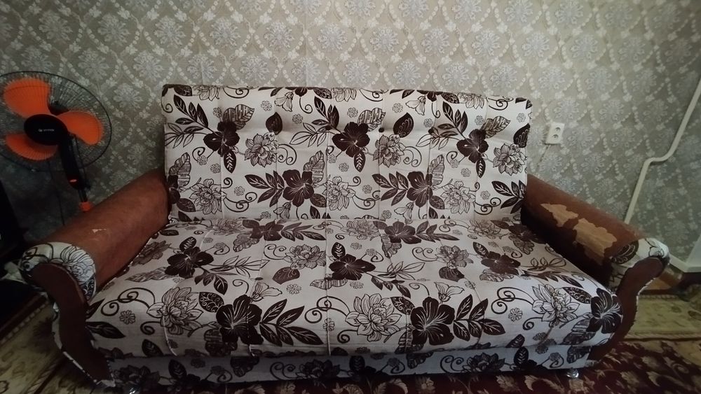 Продам диван , 2 кресла б/у