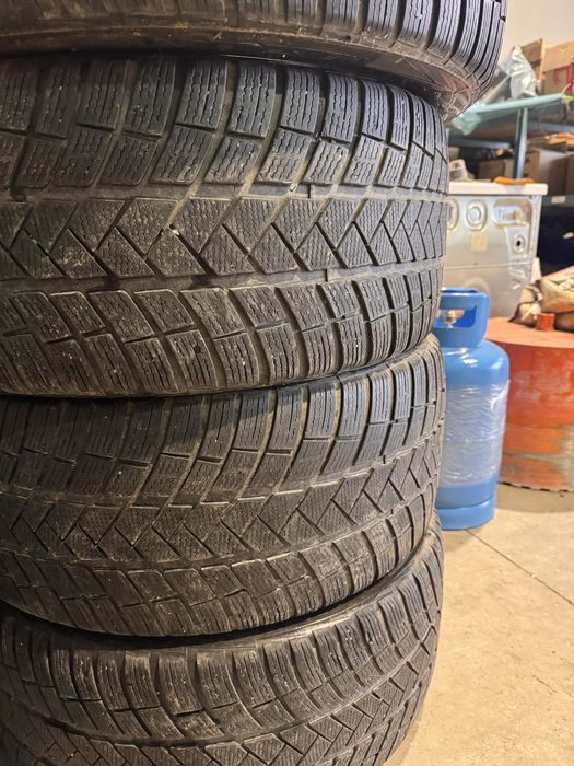 285/40/R21 vredestein.