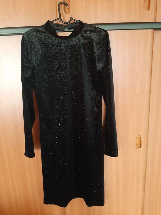 Vând rochițe elegante