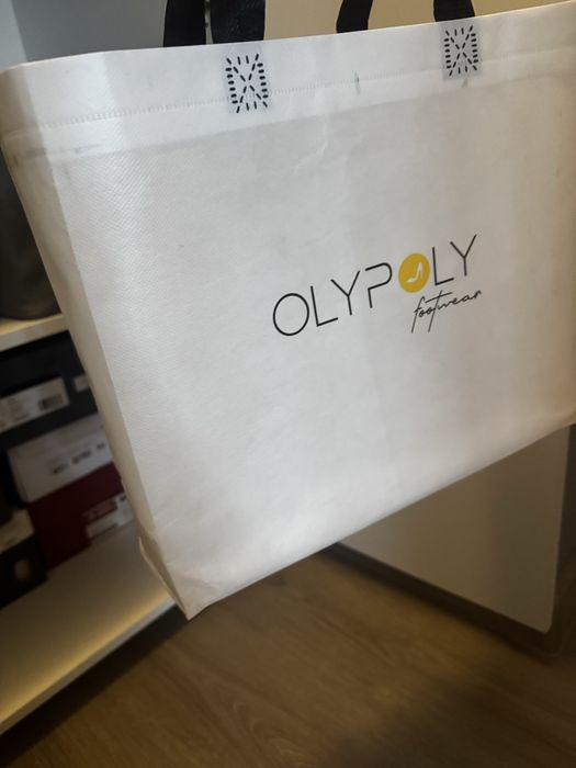 продам кроссовки oly poly 37 размер