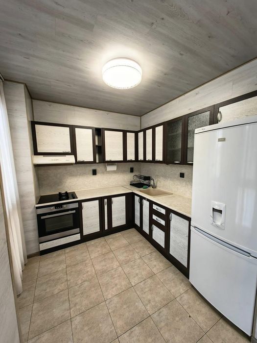 Дава се под наем Двустаен апартамент в Пловдив, Младежки Хълм - 64 кв.м за 600 € - Снимка #1