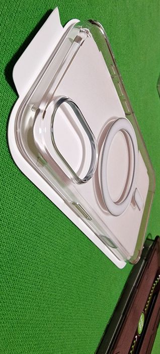 Husa originala iPhone 16,cu folie sticla Ultra Hybrid.