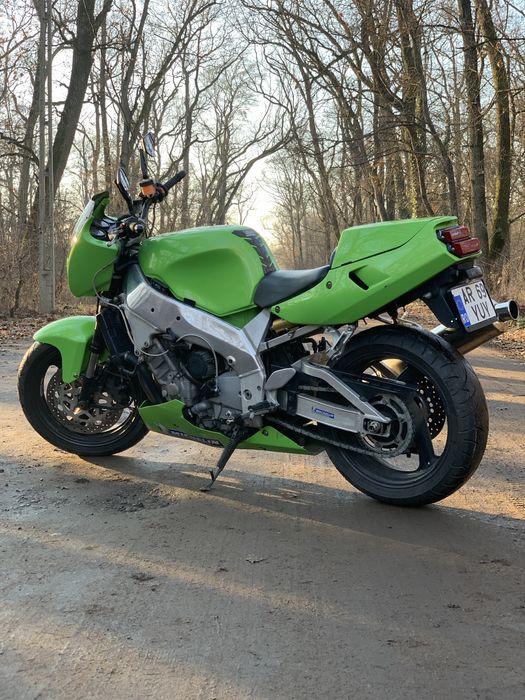 Yamaha 750R YZF 125 cp