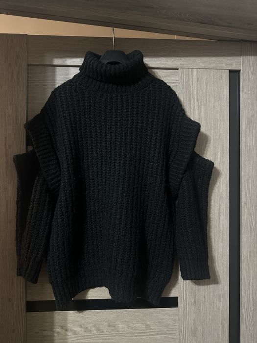 Продам свитер теплый