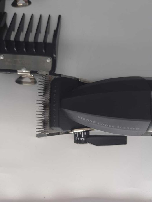 Masina de Tuns VGR 003 9000 RPM Fade - Resigilat (Incomplet)