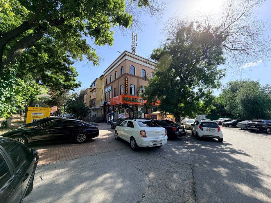 Yunusobod tumani 2-mavze 1 liniyada joylashgan 2 xonali uy sotiladi!