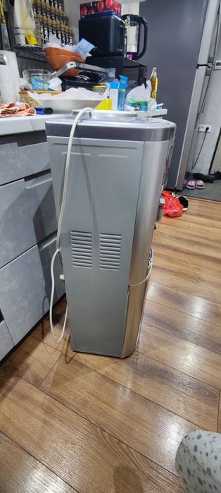 Кулер для воды алмаком