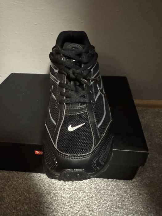 Nike shox supreme