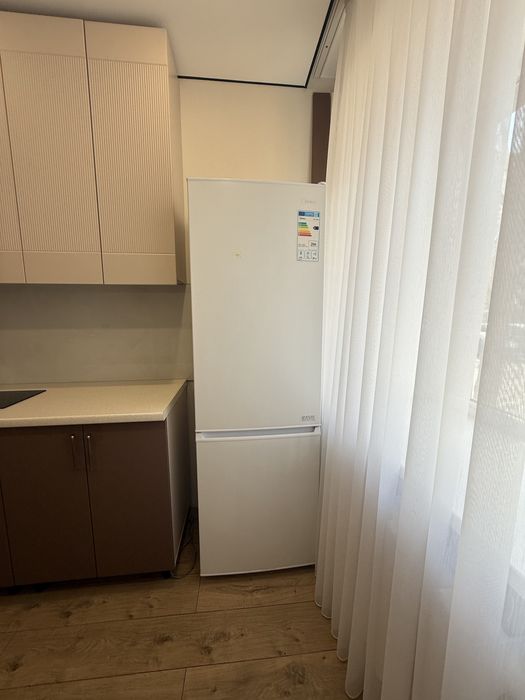 Продаю новый холодильник