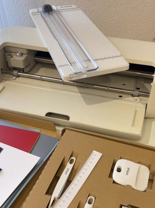 Cricut explore 5 deluxe bundle