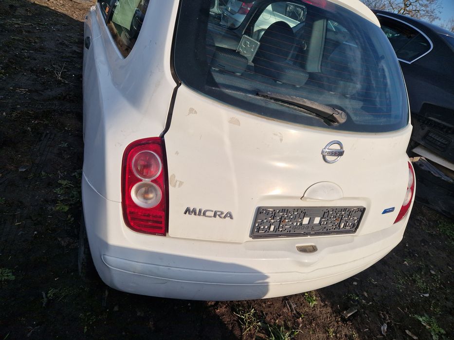 Dezmembrez nissan micra