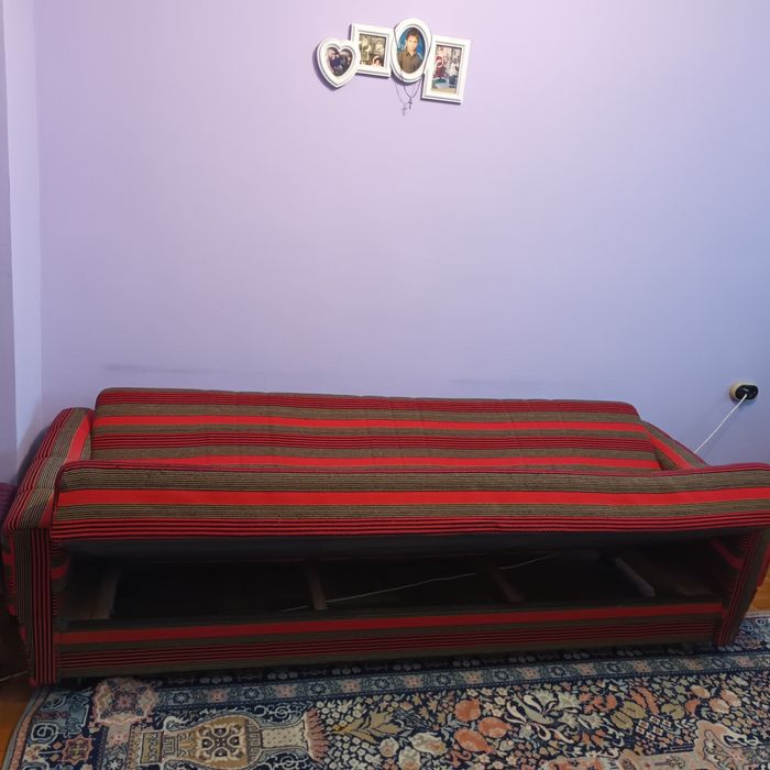 Диван с функция сън
