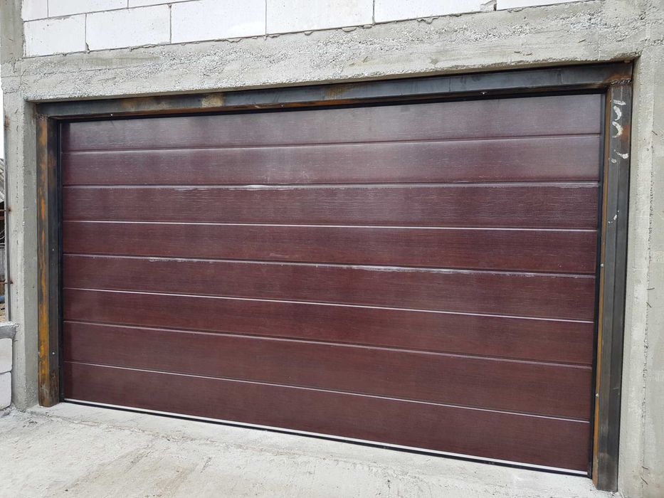 usi garaj cu telecomanda valcea